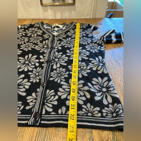 💙 NEVE DESIGNS – Wool Floral & Striped Cardigan (S/M) - Picture 7 of 8